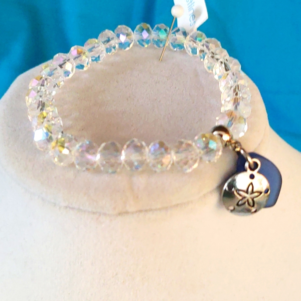 Crystal stretch bracelet with dangle charms